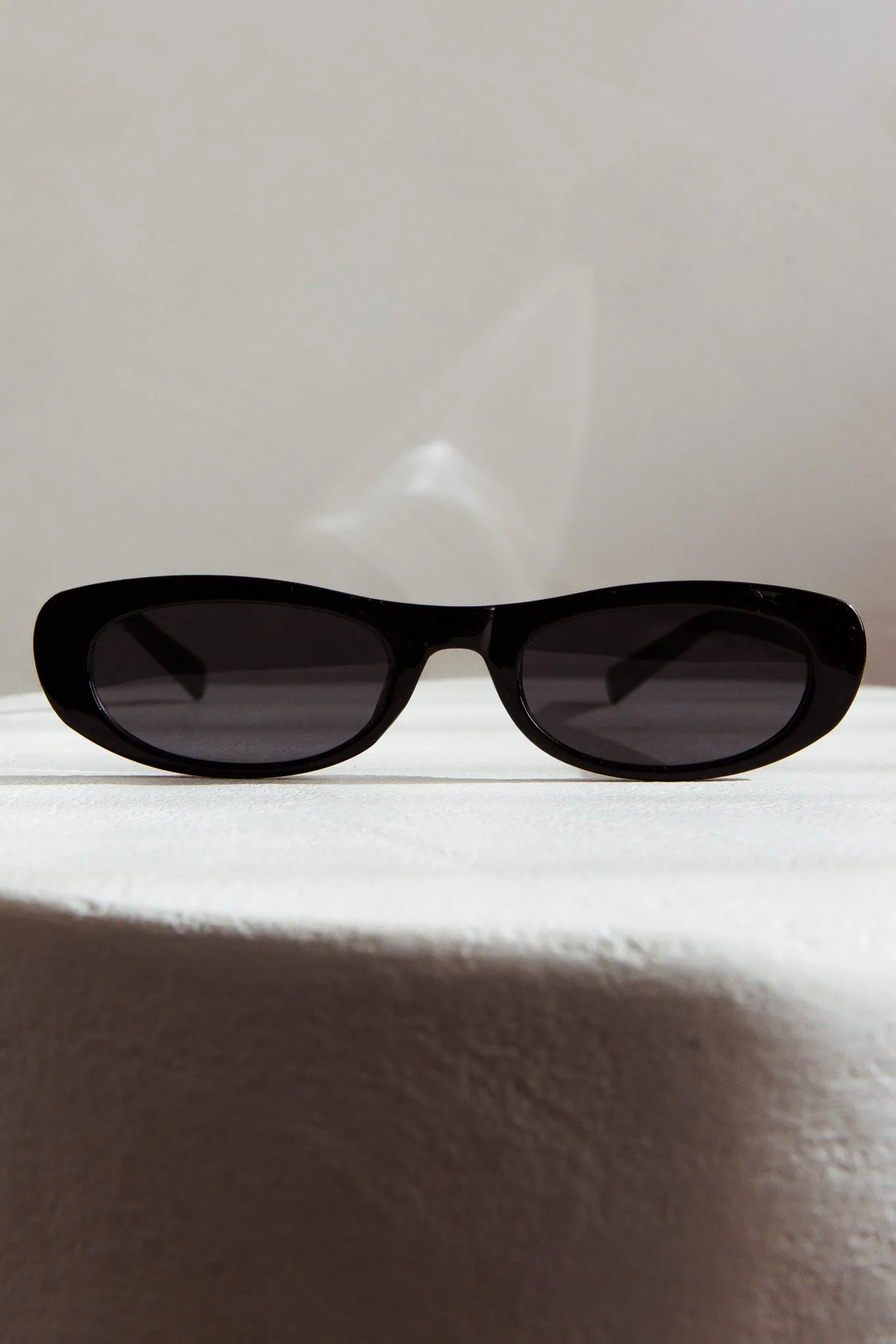 Live Loud Oval Sunglasses Black