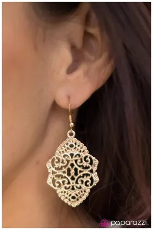 Paparazzi Earring ~ The Taj Mahal - Gold